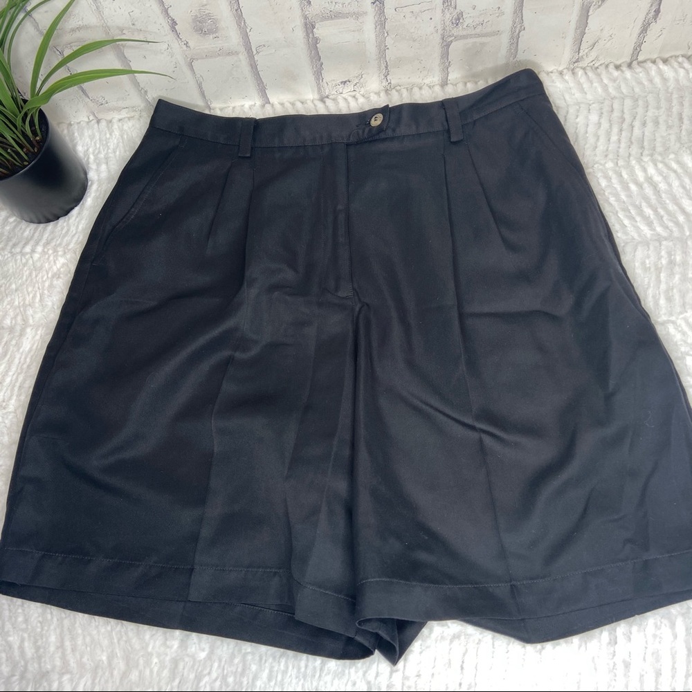 Liz Claiborne shorts size 16 black